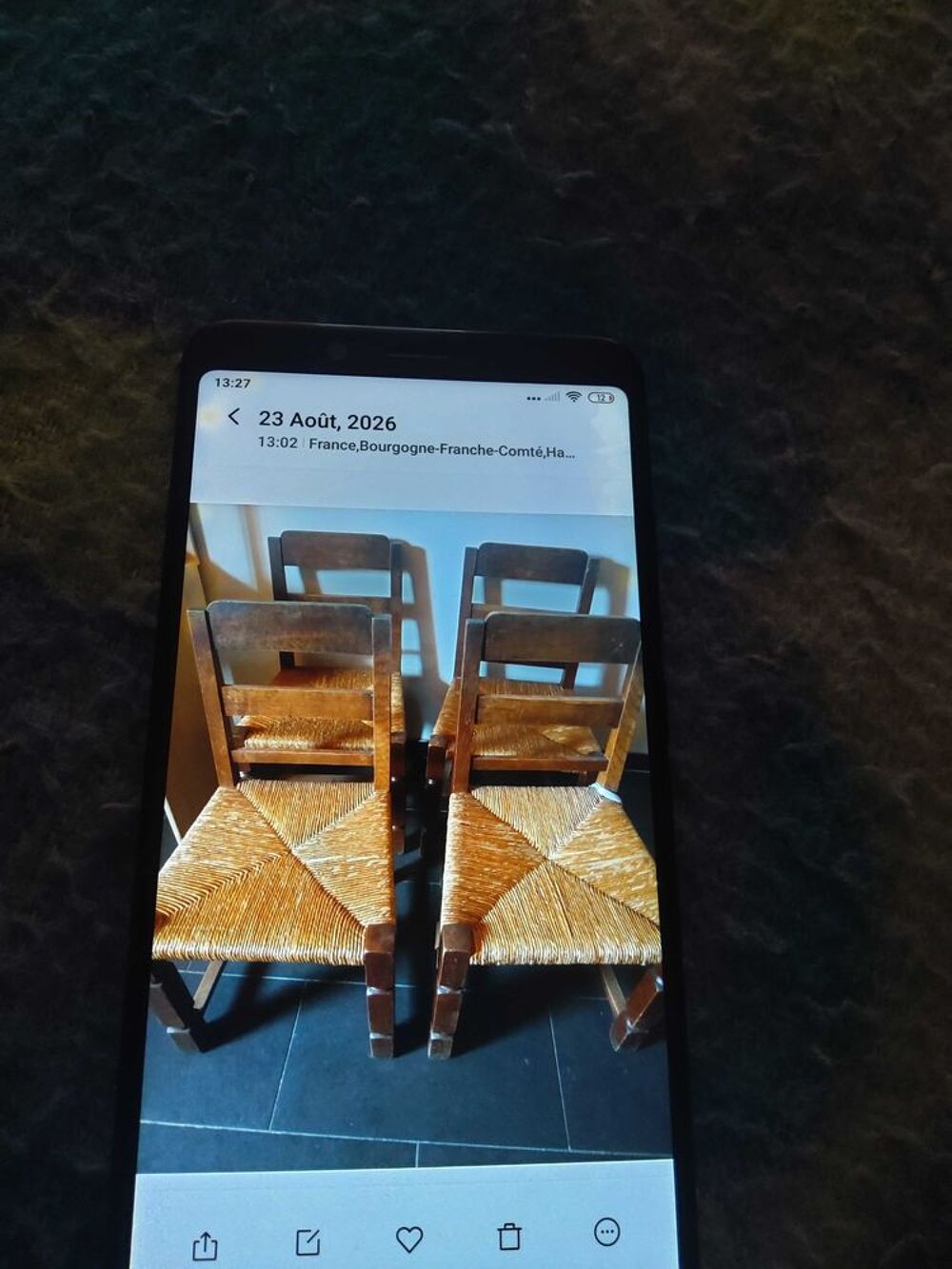 petite table plus 4 chaises Meubles