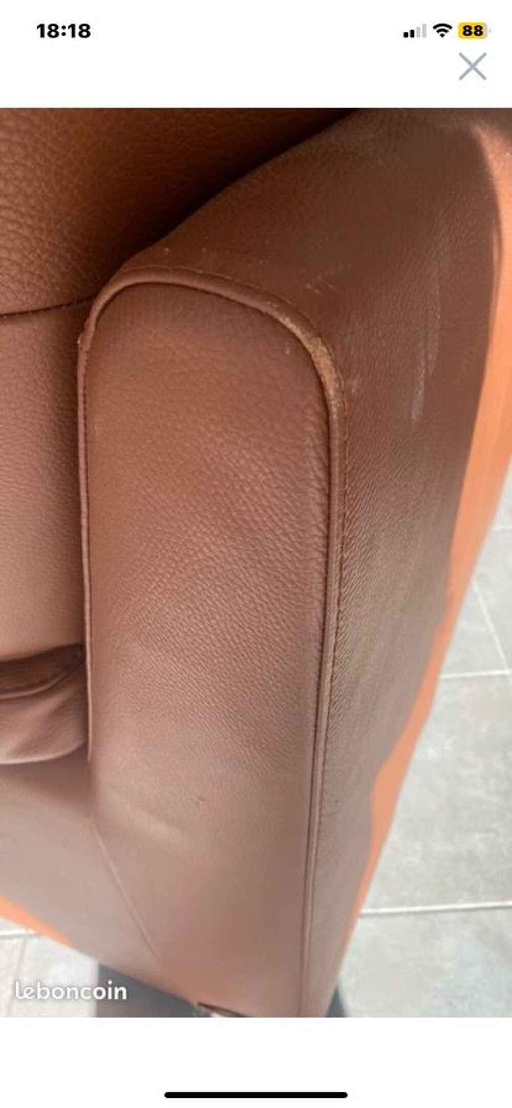 Canap&eacute; cuir poltrone e sofa. Meubles