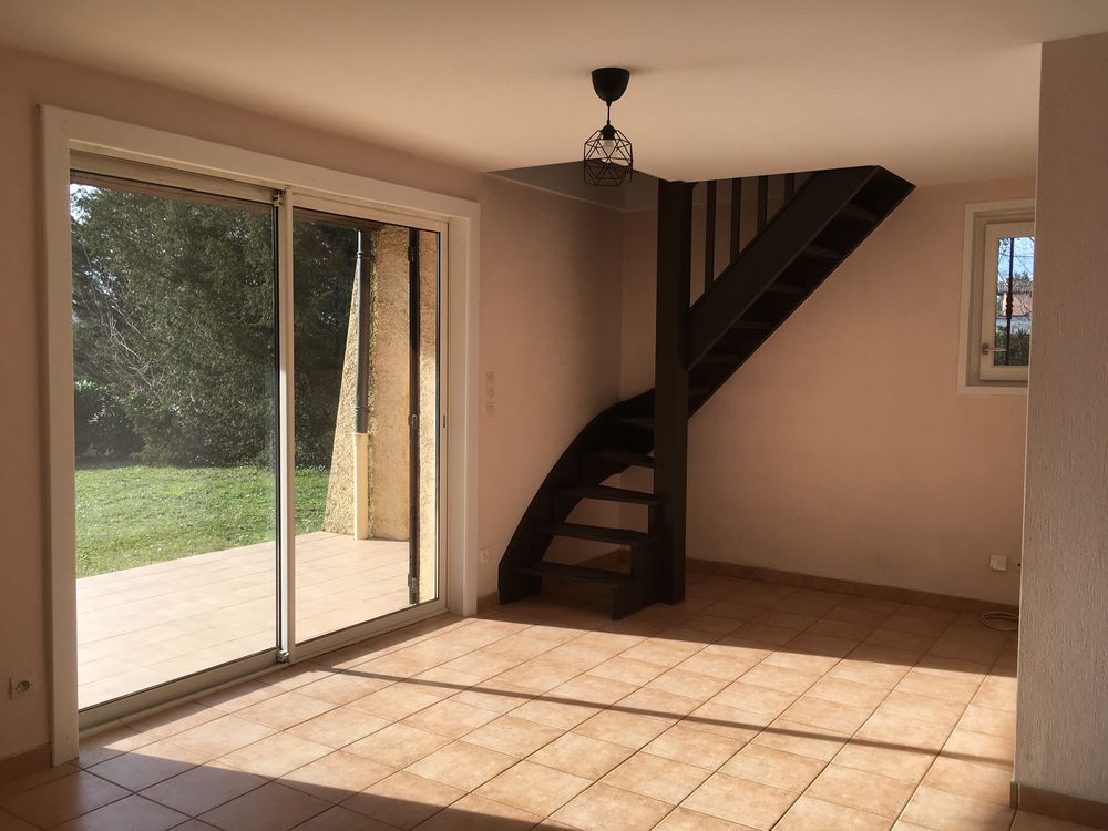 Location Maison Ste Foy Les Lyon secteur résidentiel maison T4 avec jardin Sainte-foy-lès-lyon