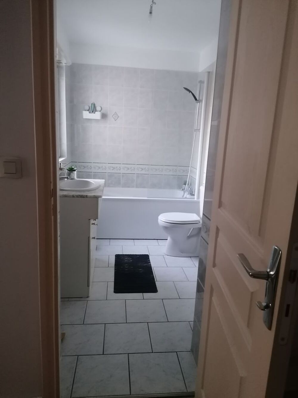 Location Appartement F2 libre meublé 1er Août Ste Savine Troyes proche gare 580CC Sainte-savine