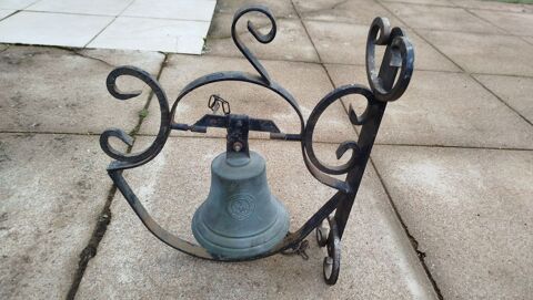 Cloche d'entr�e 95 Beaubery (71)