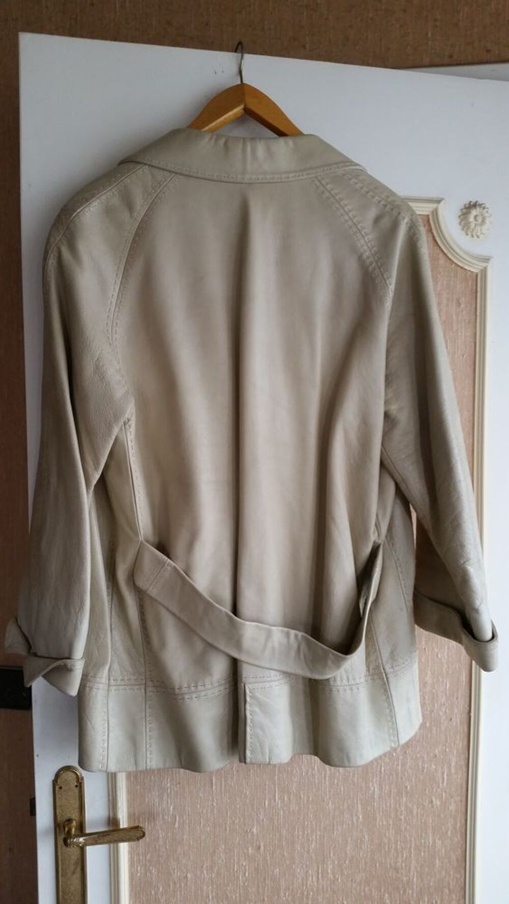 Veste femme en cuir cr&egrave;me Vêtements
