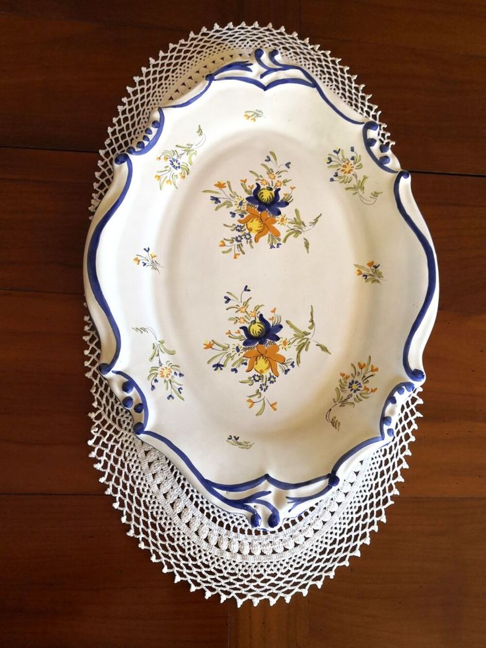 soupi&egrave;re et plat de pr&eacute;sentation fa&iuml;ence Martres Tolosane Décoration