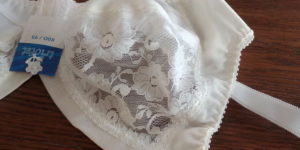 soutien - gorge Triolet &eacute;cru Vêtements
