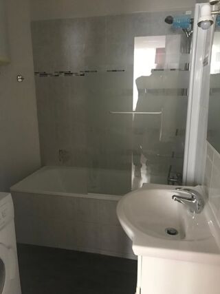  Appartement à louer 2 pièces 32 m²