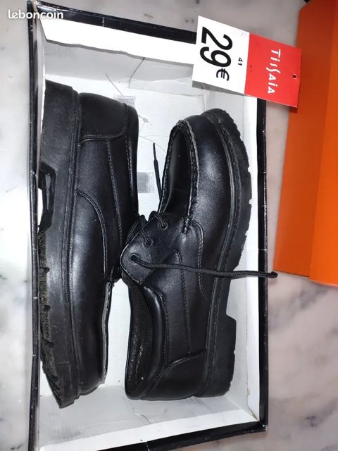 Chaussures D�tente ..Derby . 19 Navarrenx (64)