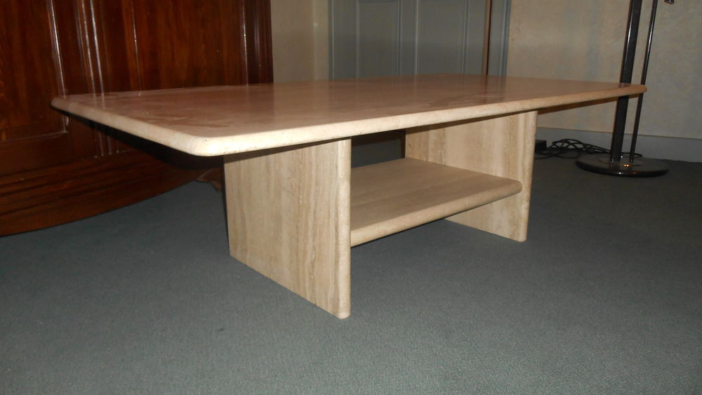 table basse de salon en travertin Meubles