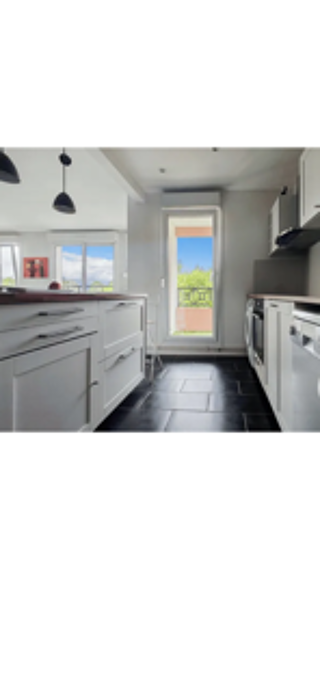  Appartement à louer 3 pièces 76 m²