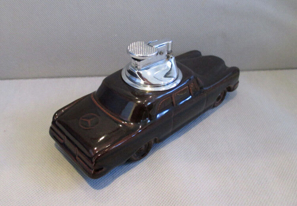 Cendriers / briquets Mercedes (2 mod&egrave;les) 