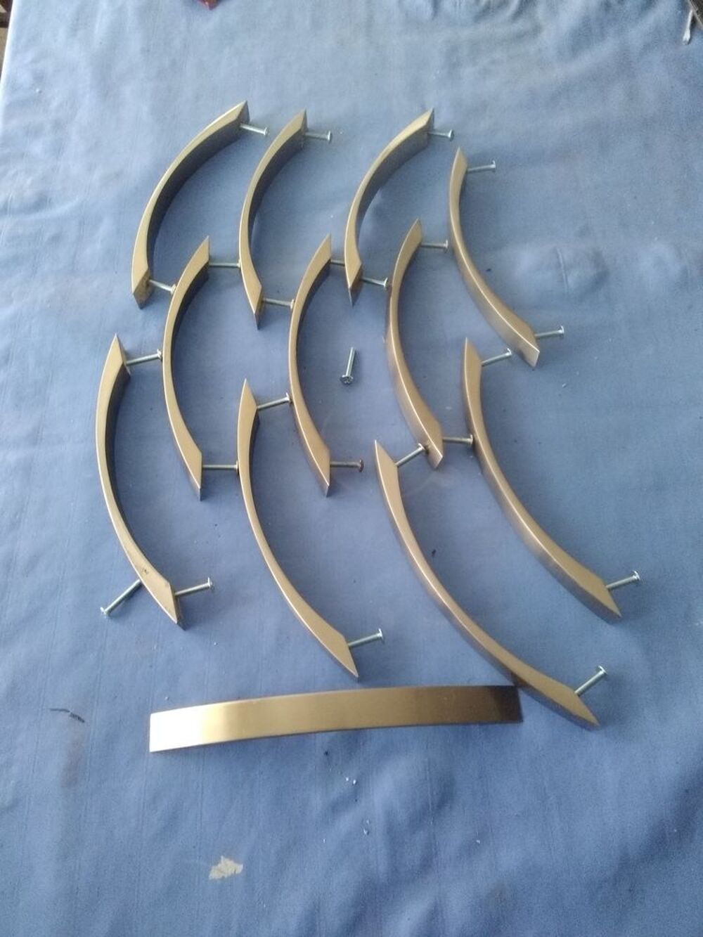 12 poign&eacute;es en inox pour meubles Décoration