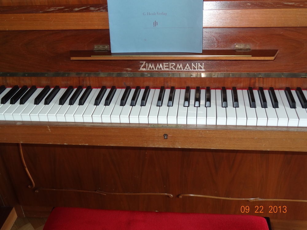 Piano droit d'&eacute;tude Zimmermann Instruments de musique