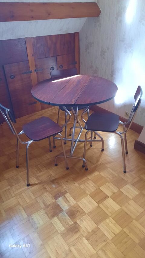 Table + 3 chaises formica 50 Marolles-en-Hurepoix (91)
