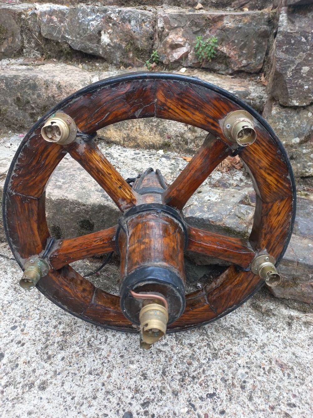 Roue de charrette lustre Décoration