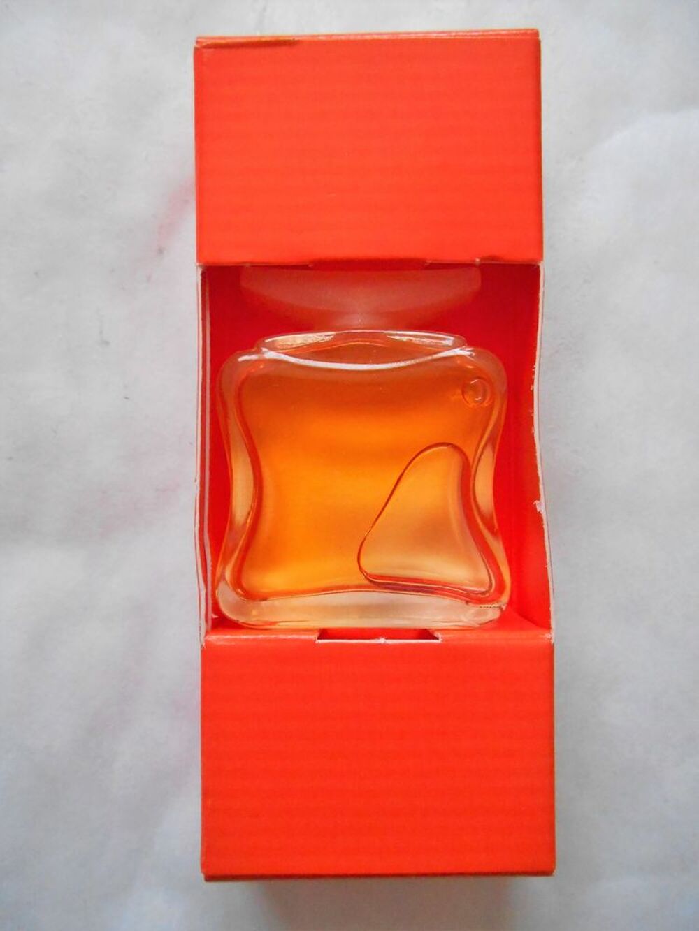 Miniature de parfum Naf Naf EDT 5ml dans sa boite orange 