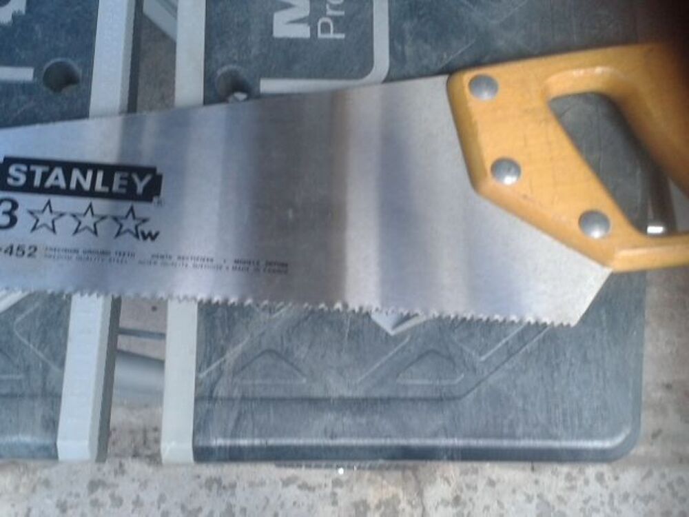 Outillage Stanley scie ,mesure pliante
Bricolage