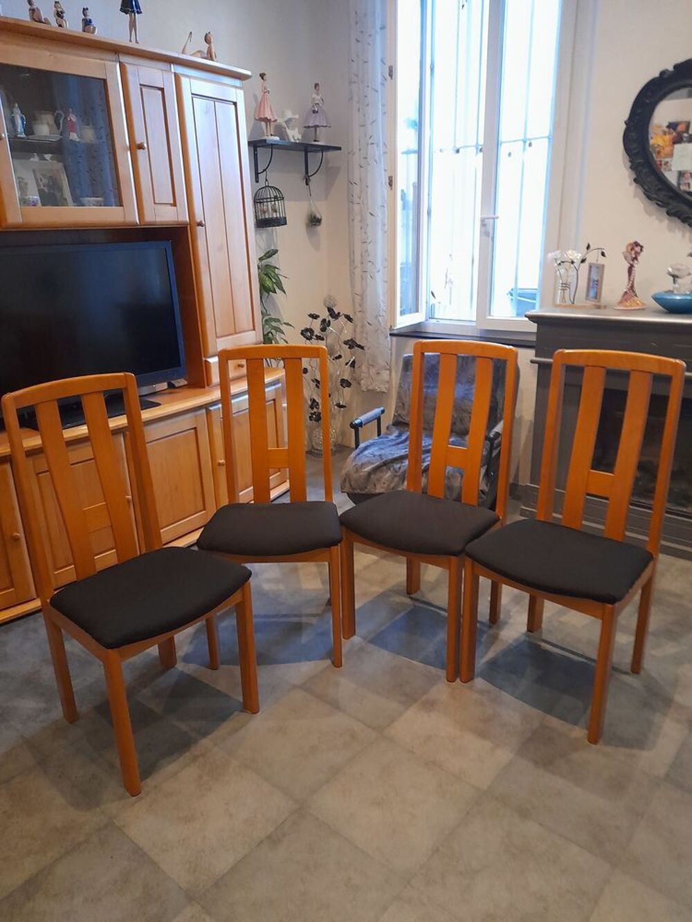 Salle &agrave; manger en pin massif Meubles