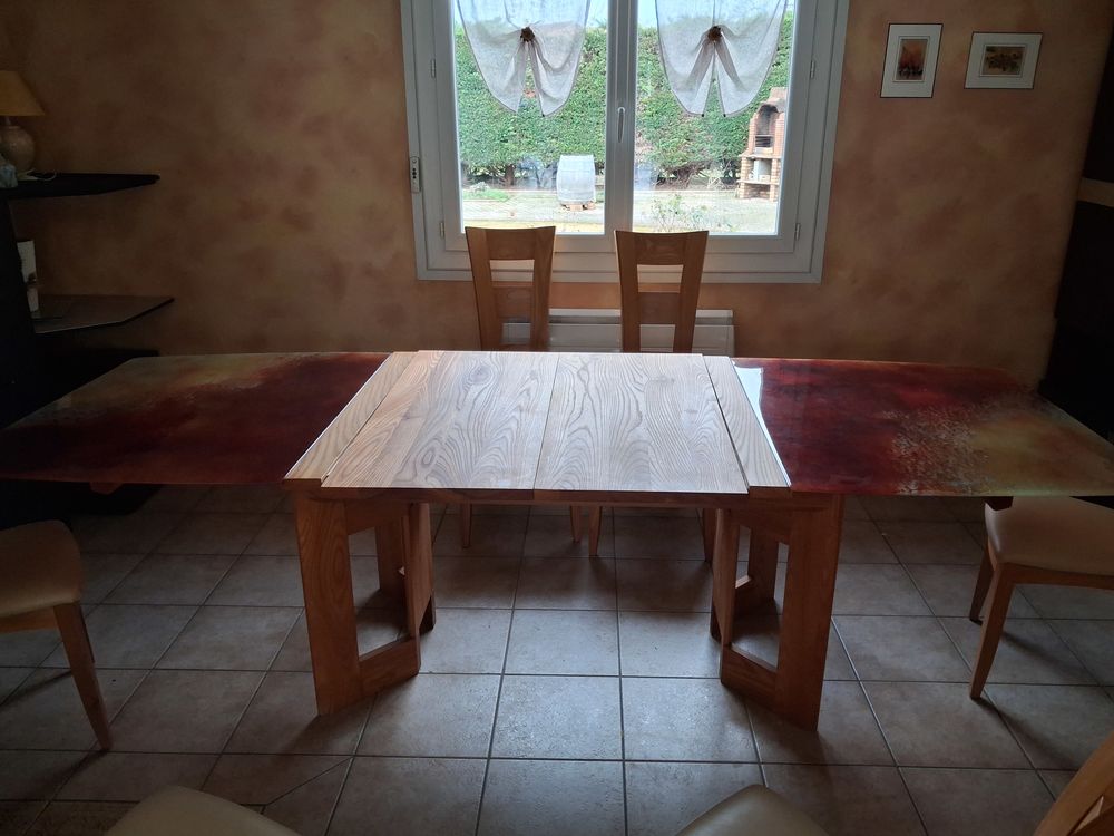 Table design en verre fusion extensible + 6 chaises en h&ecirc;tre Meubles