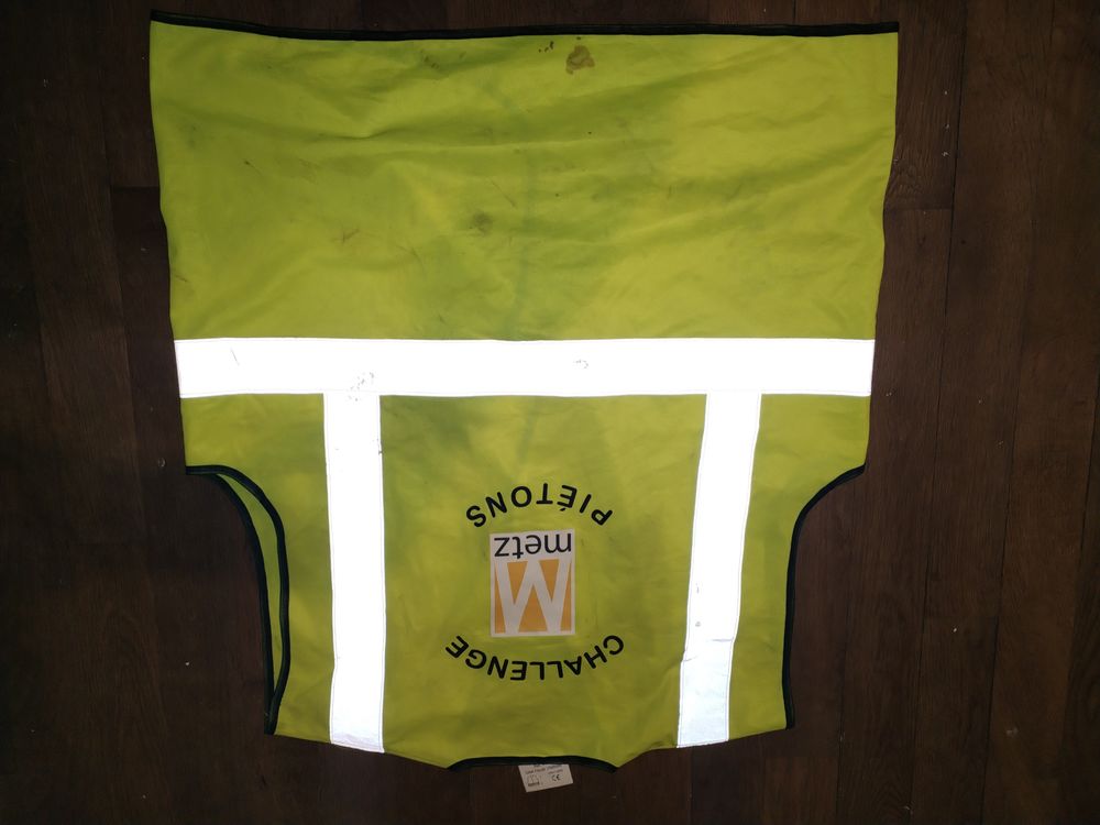 Gilet jaune "challenge pi&eacute;tons METZ" (taille XL) Vêtements
