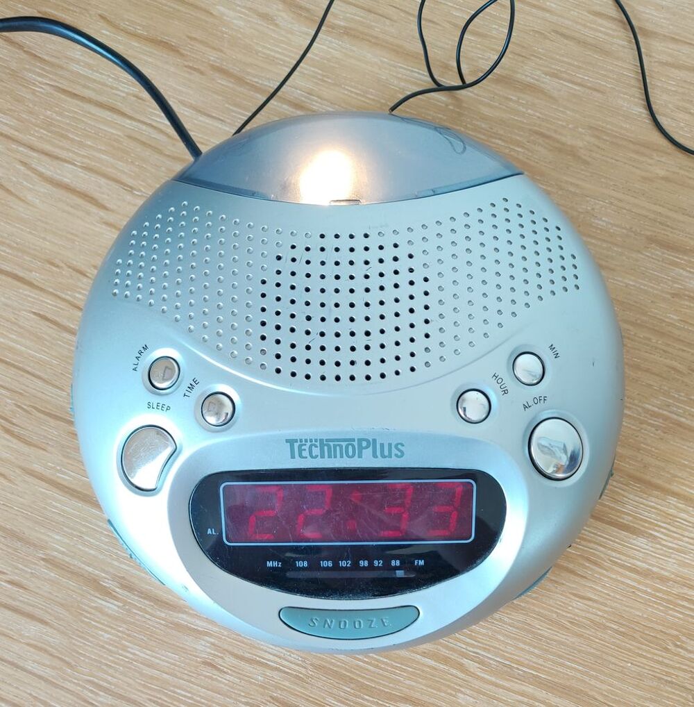 Radio-r&eacute;veil digital avec lampe - Gris - Techno Plus Audio et hifi