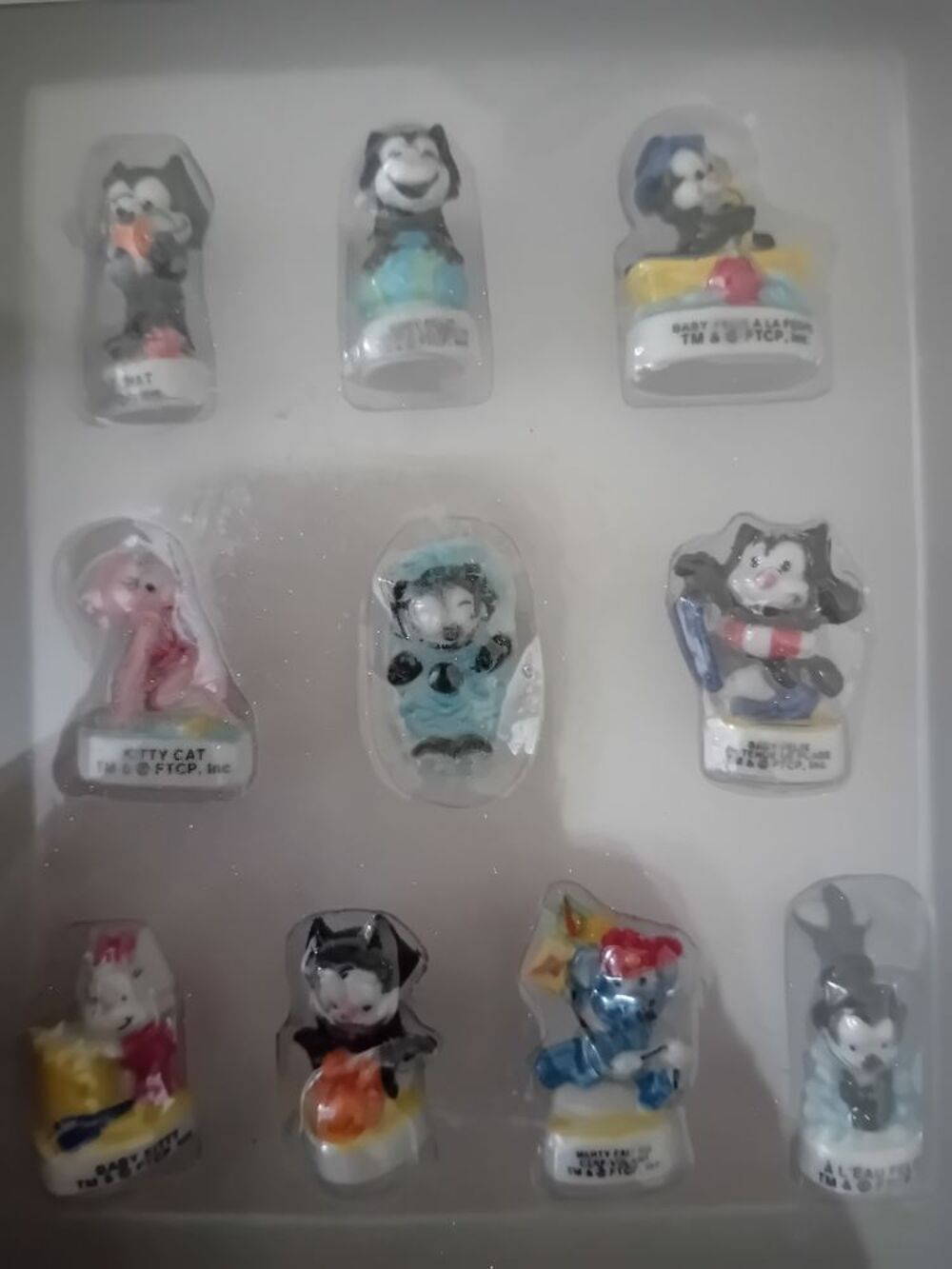 coffret de 10 feves kitty 