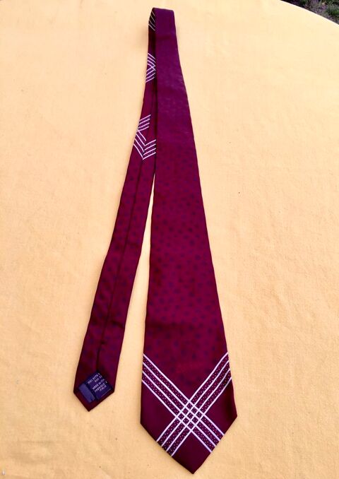 Cravate Jean Paul GAULTIER authentique, 100% soie; �tat neuf 38 L'Isle-Jourdain (32)