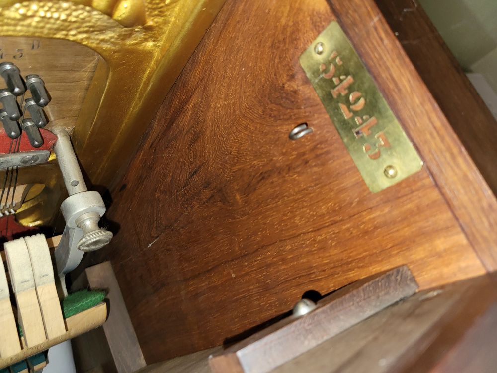 Piano droit marqu&eacute; GAVEAU Instruments de musique