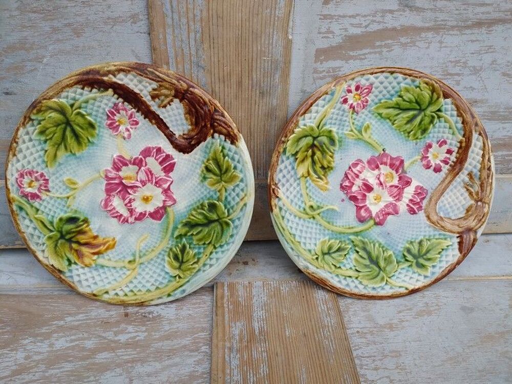 Deux Assiettes Fa&iuml;ence Barbotine Onnaing Majolica Art Nouvea 