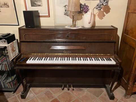 Piano CALISIA Noyer laqué- excellent état-! 0 Saint-Péray (07)