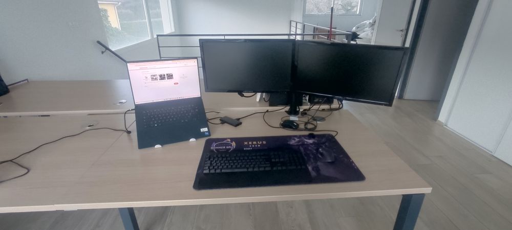 Grand bureau 2 ou 4 espaces de travail professionnel Meubles