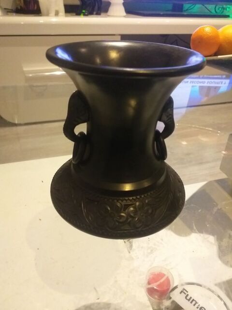 petit vase noir dcoration lphant 4 Chteaulin (29)