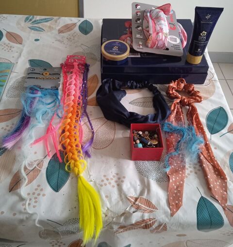 Bijoux et accessoires pour cheveux foulard neuf et mèche etc Lamballe (22)