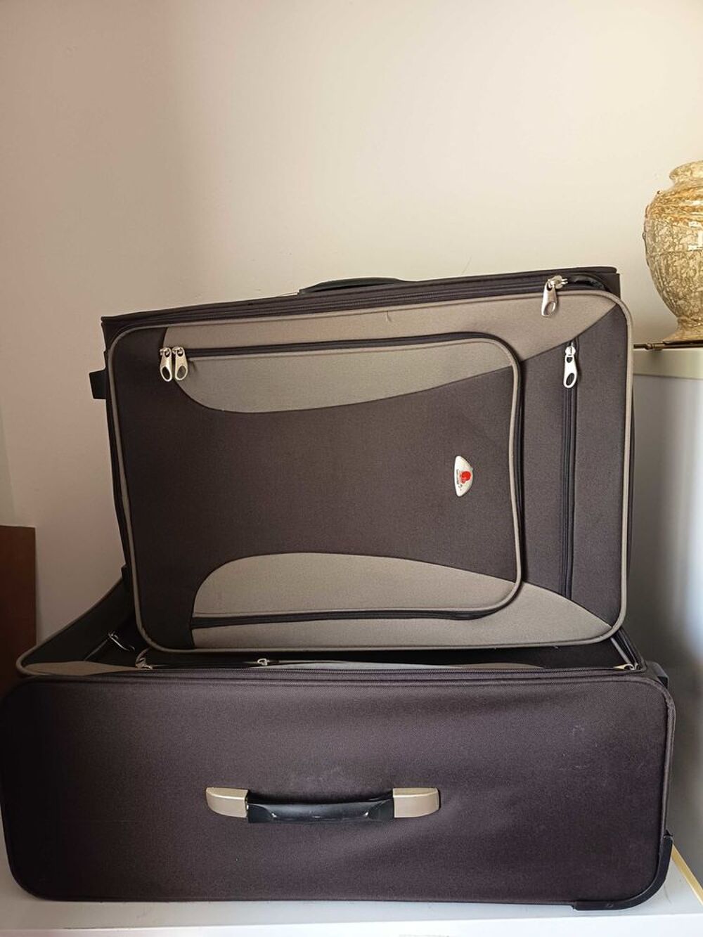 2 valises Meubles