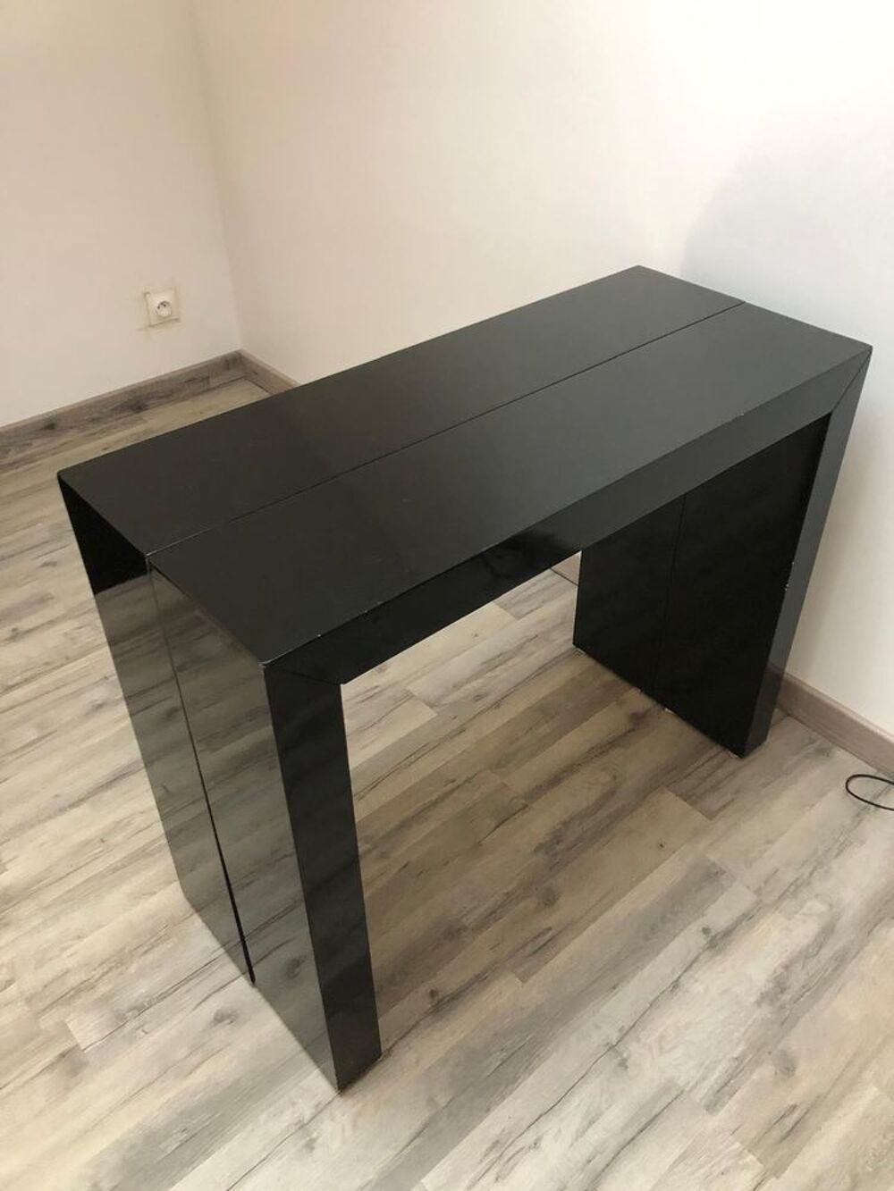 Console extensible IKEA noire laqu&eacute;e €" Table jusqu'&agrave; 195 cm Meubles