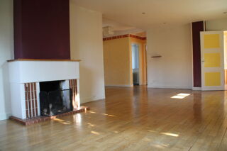  Appartement à louer 5 pièces 135 m²