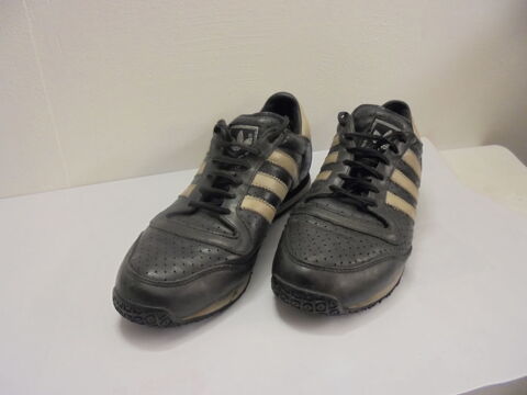 BASKETS ADIDAS FEMME TAILLE 40 15 Saint-Bonnet-de-Mure (69)