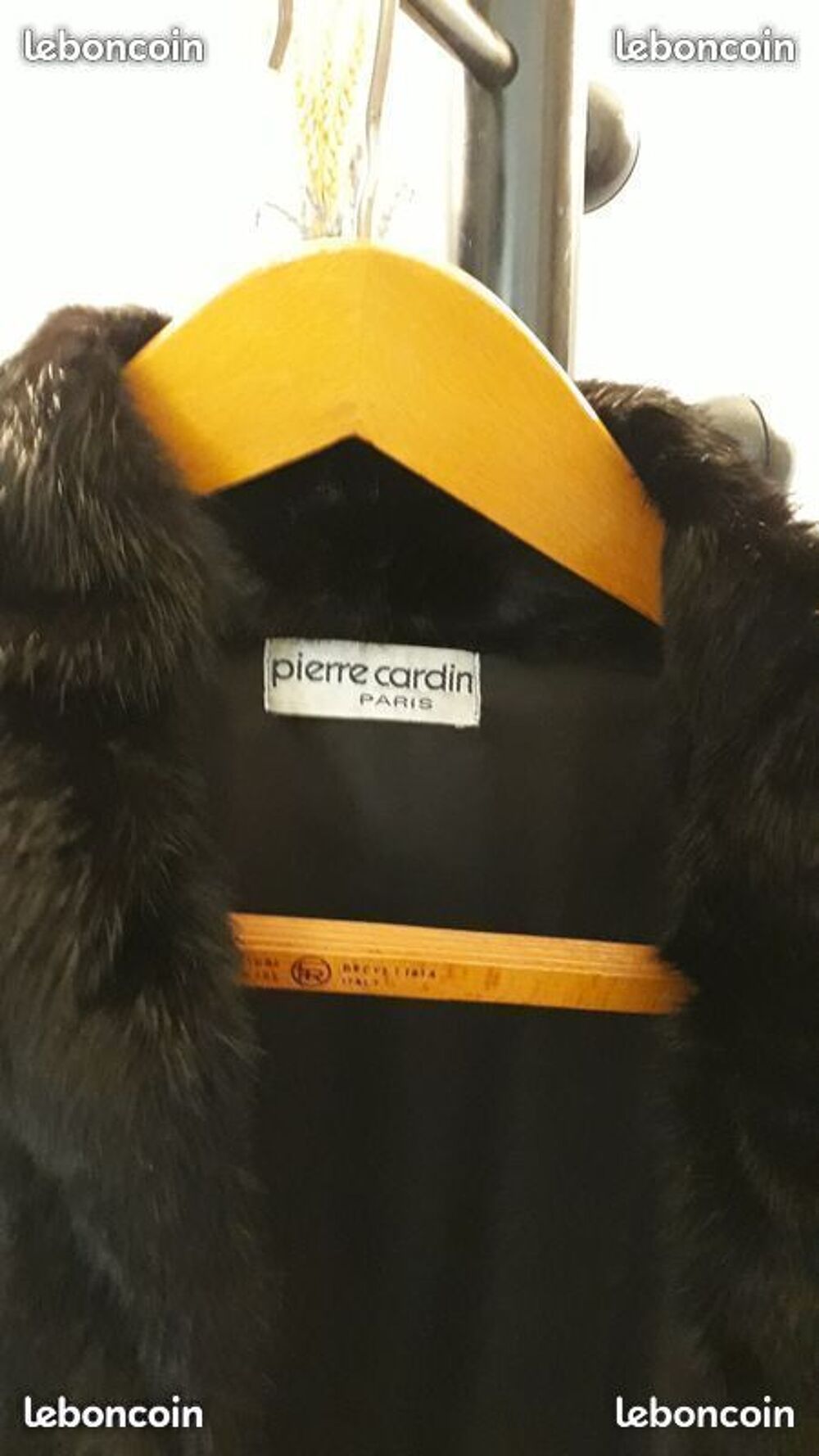 MANTEAU VISON 
MARQUE PIERRE CARDIN PARIS
Vêtements