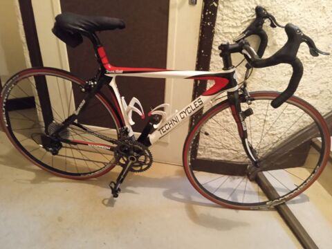 Vélo de course carbone technicycles, 650 Dore-l'Église (63)