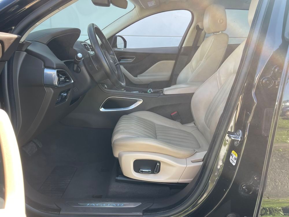 F-PACE F-Pace 2.0 D - 180 ch AWD BVA8 Prestige 2020 occasion 33700 M&eacute;rignac