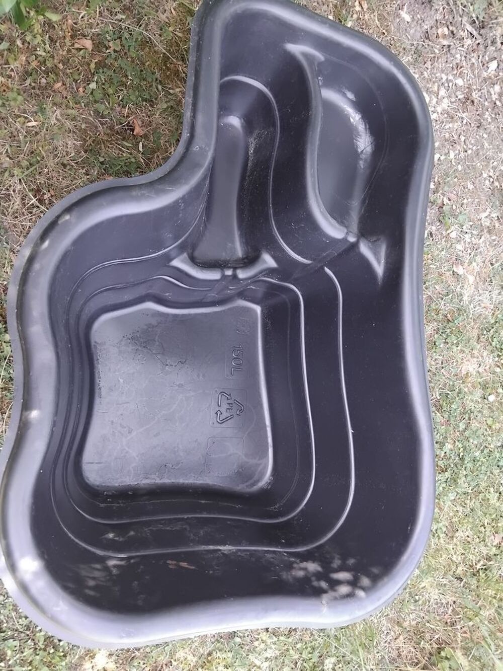 Bassin de jardin pr&eacute;form&eacute; 150 L Jardin