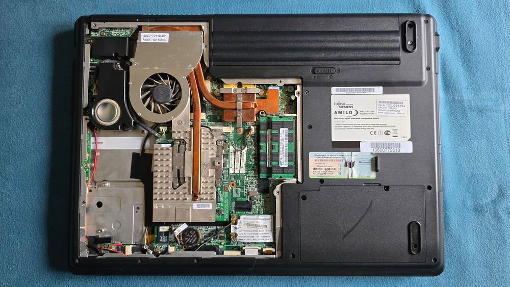 PC Siemens Amilo 1546 Matériel informatique