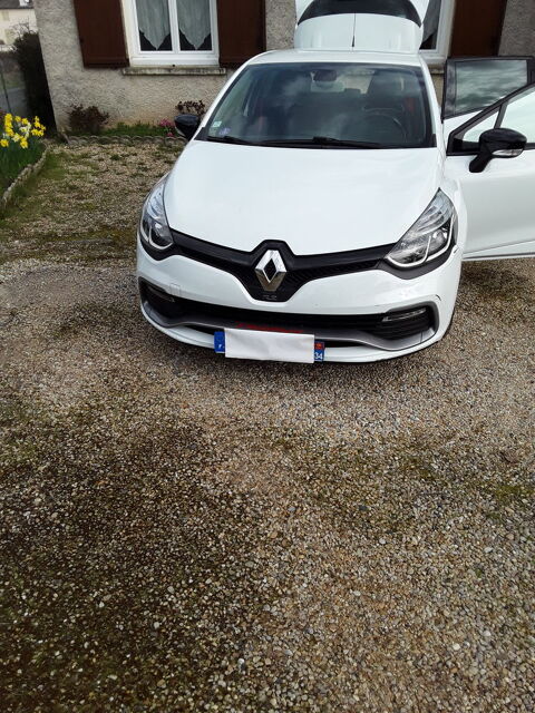 Renault Clio IV 1.6 Turbo 220 Energy RS Trophy EDC 2016 occasion La Chapelle-de-Guinchay 71570
