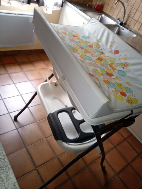 Baignoire et nécessaire a langer pour BEBE 30 Eauze (32)