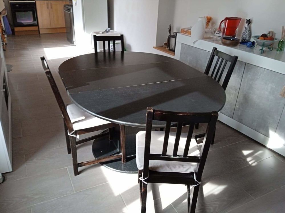 table avec rallonge noire + 4 chaises Meubles