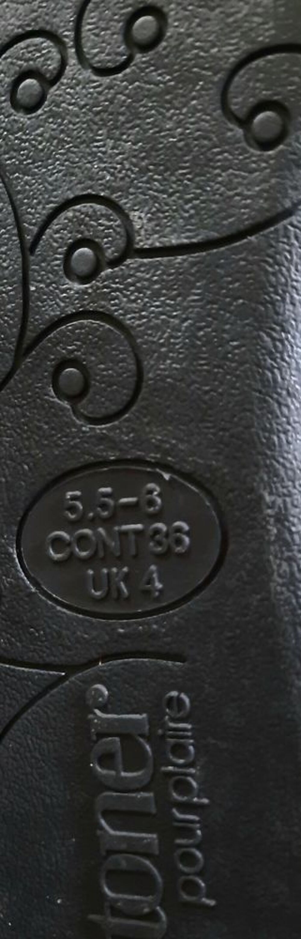 Pantoufles noire mules - chaussons noir Isotoner P 36 - neuf Chaussures