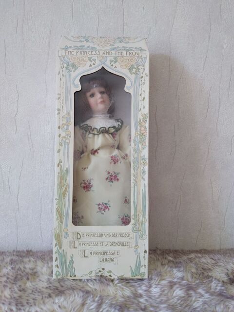 La princesse et la Grenouille - Poupée de porcelaine 20 Plougonven (29)