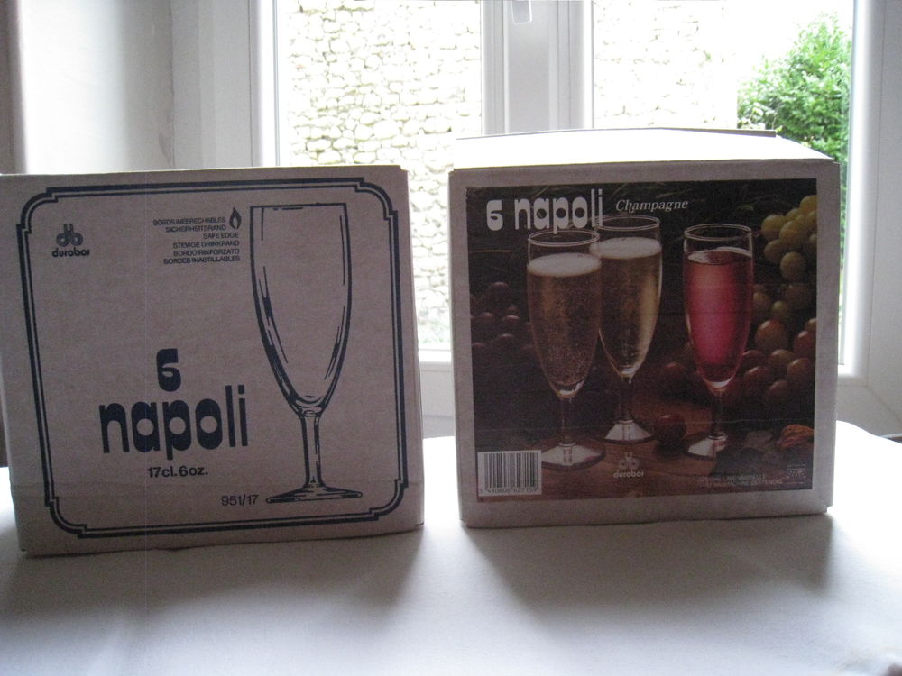 12 fl&ucirc;tes champagne neuves Cuisine