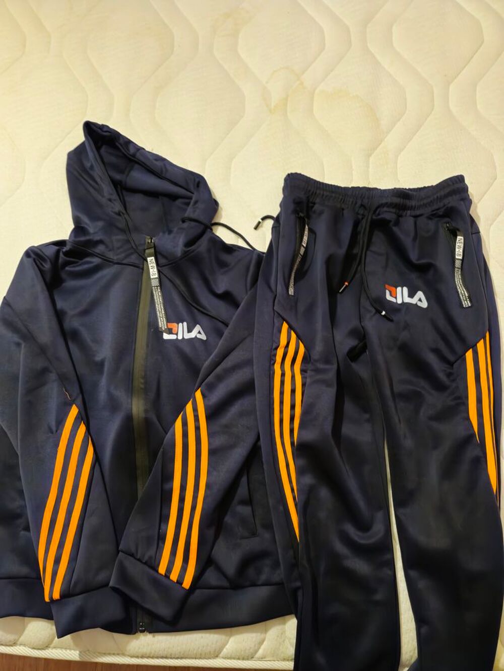 Surv&ecirc;tement neuf. Vêtements