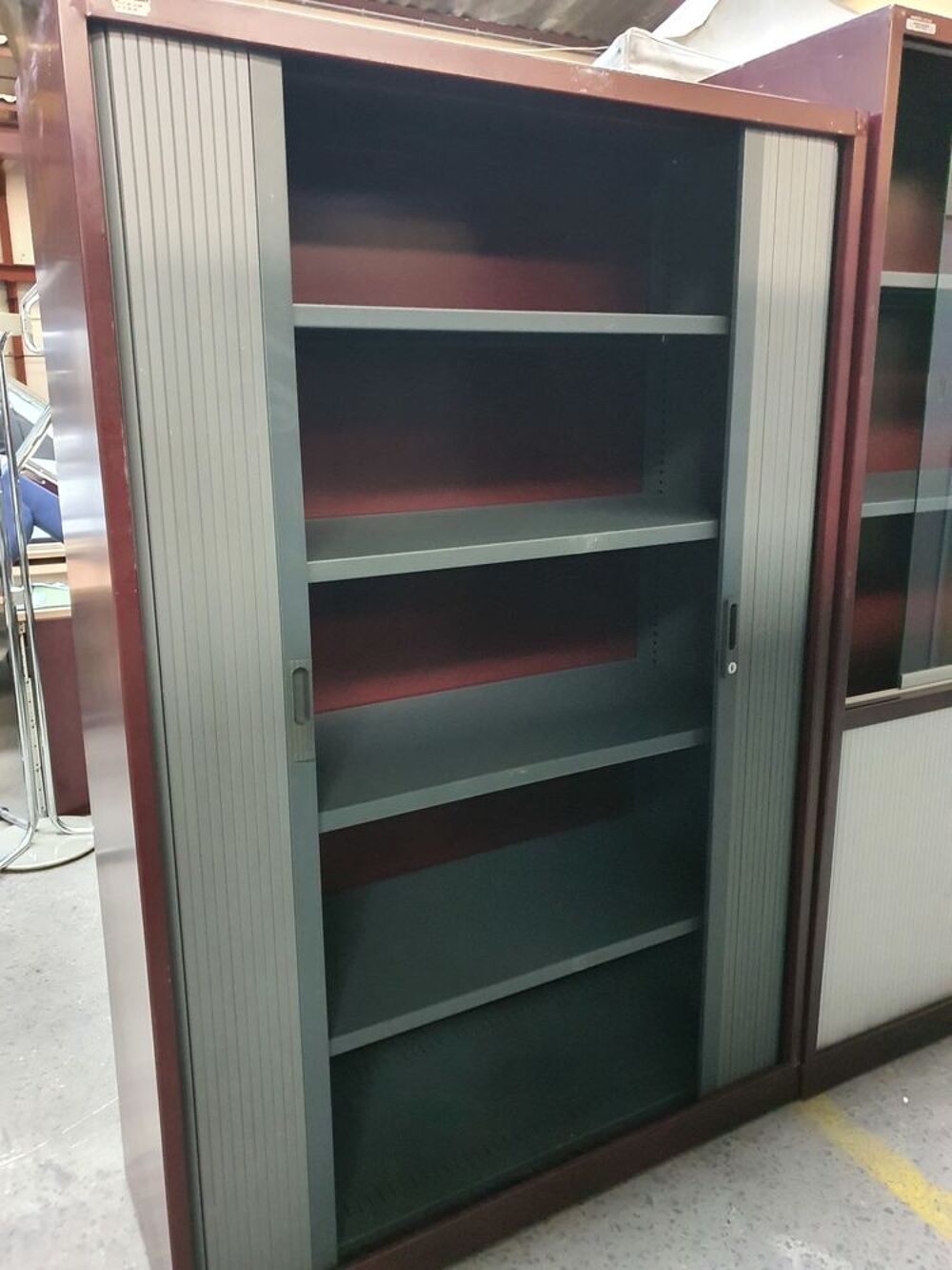 Armoire m&eacute;tallique &agrave; rideaux Meubles