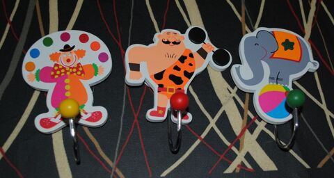 Porte Manteau Enfant - Crochets 15 Saint-Pierre-de-B�uf (42)