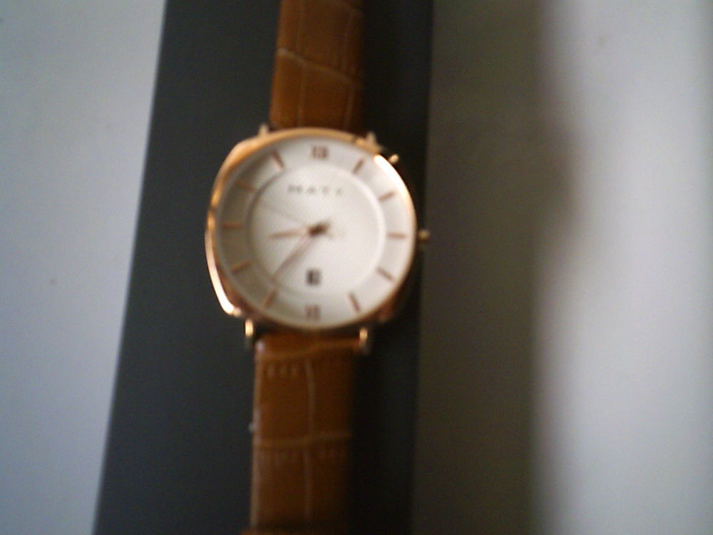 une montre maty plaqu&eacute;e or Bijoux et montres